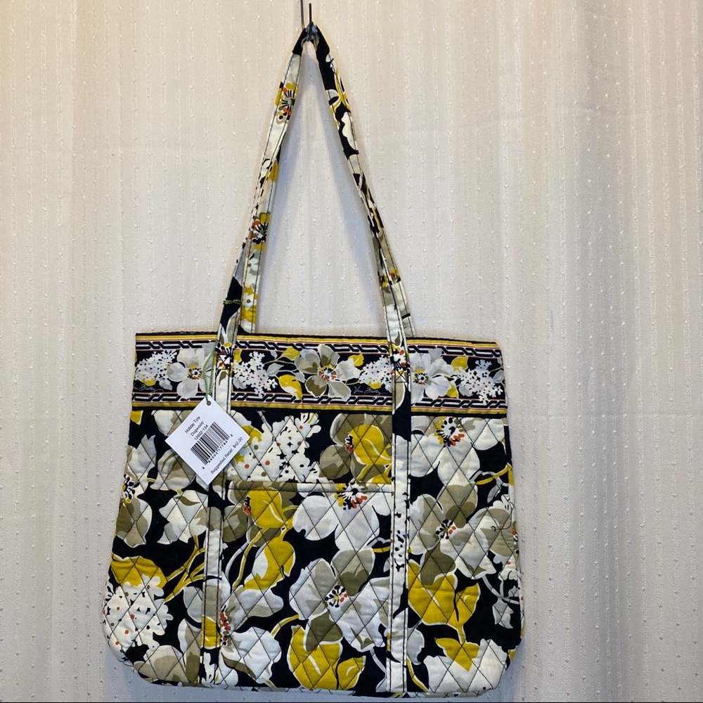 NWT Vera Bradley Holiday Tote, Dogwood
